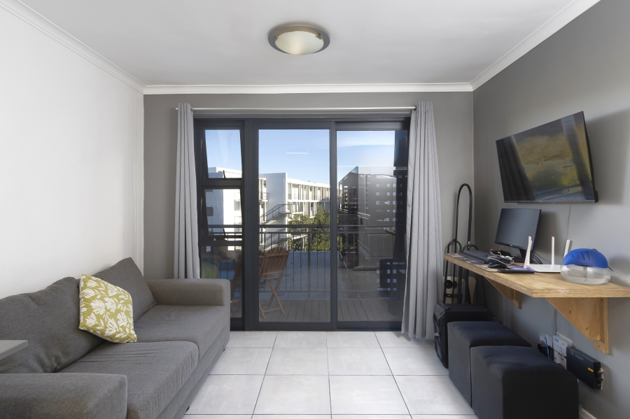 To Let 1 Bedroom Property for Rent in Paardevlei Western Cape